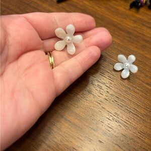 New Large Elegant White Floral stud Earrings